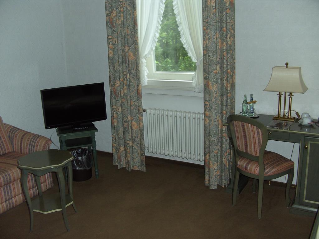 Schlosshotel Wilhelmsthal Calden Bilik gambar
